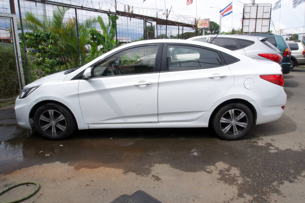 Hyundai Accent 2014