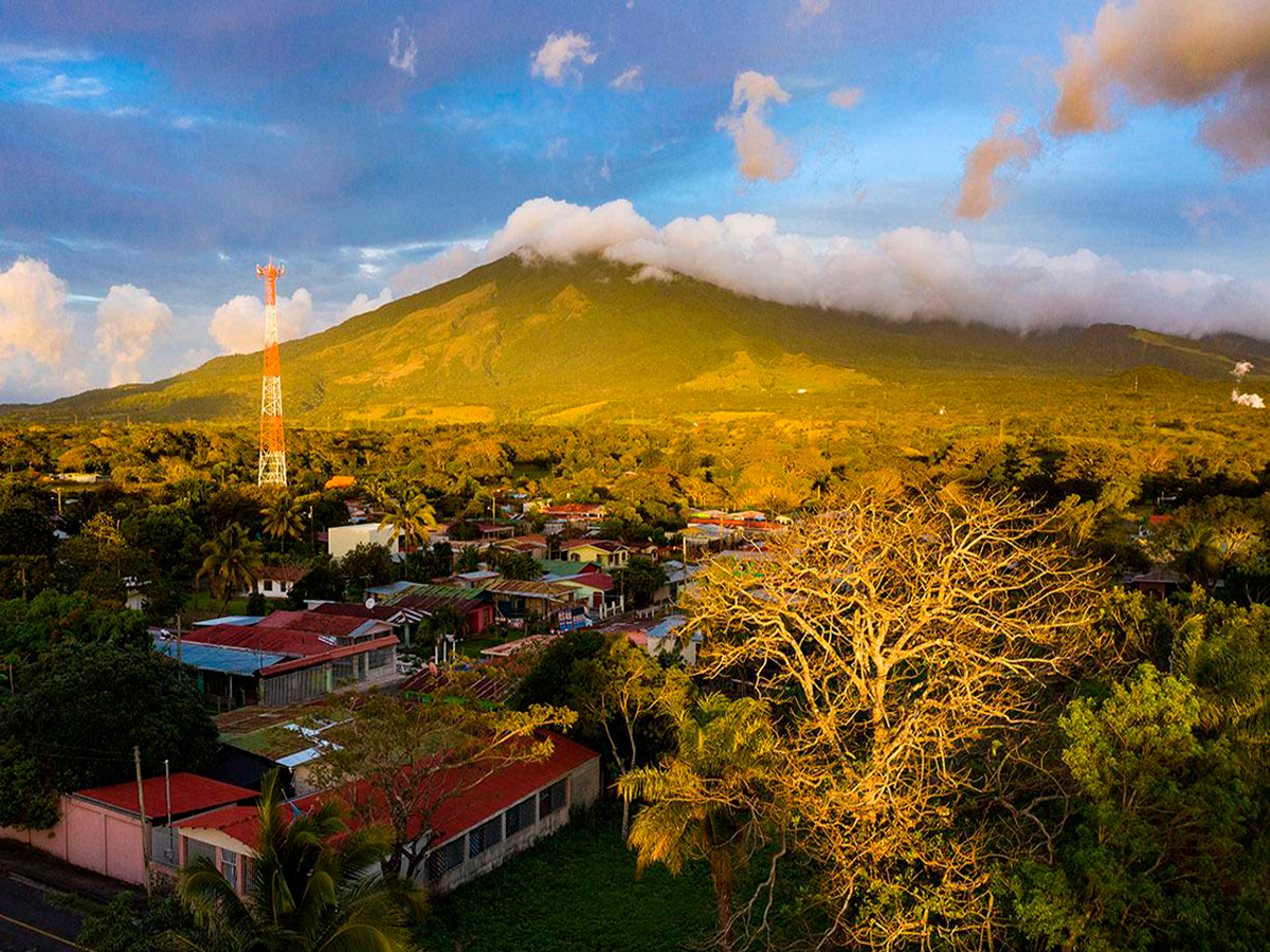 Volcan Miravalles